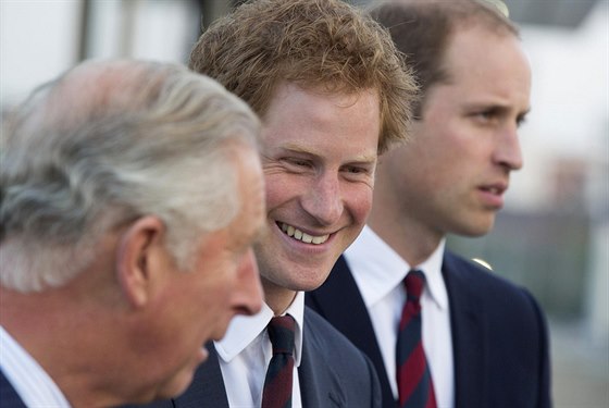 Princ Charles a jeho synové Harry a William (Londýn, 10. záí 2014)