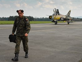 astnci Dn NATO v Ostrav piltaj na monovsk letit. Letoun Su-22...