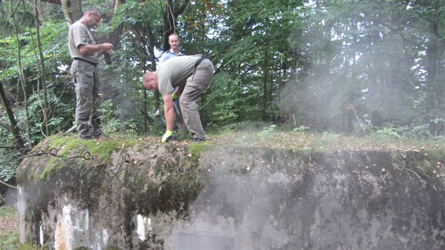 Dlosteleck grant z prvn svtov vlky pyrotechnici odplili v pevnstce z roku 1938 u Janova v eskm vcarsku.