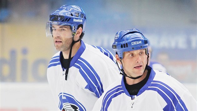 V týmu Martina Straky nastoupil také Jaromír Jágr (vlevo).