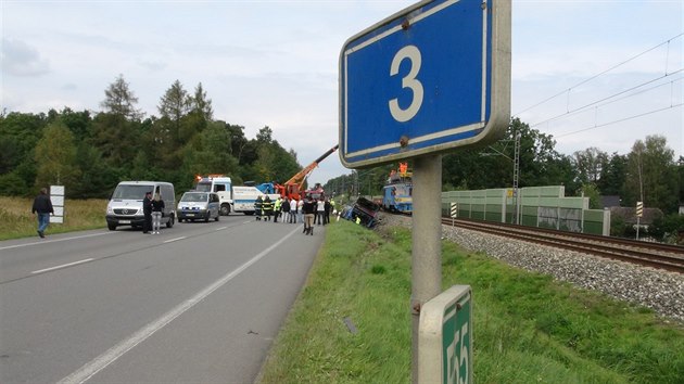 Pi nehod autobusu u Plan nad Lunic zahynuli dva lid. idi a jedna z cestujcch. (10. z 2014)