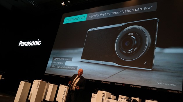 Panasonic Lumix CM1 pedstaven 15. 9. 2014 na veletrhu Photokina v Koln nad Rnem.