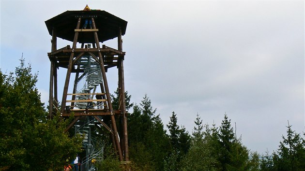 Tinctimetrov rozhledna na vrchol p u Teplic nad Metuj (786 m.n.m.).