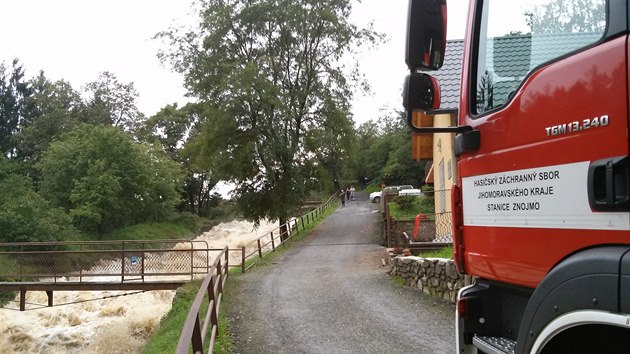 Hasii zasahuj na pehrad v Jeviovicch na Znojemsku. (14. z 2014)