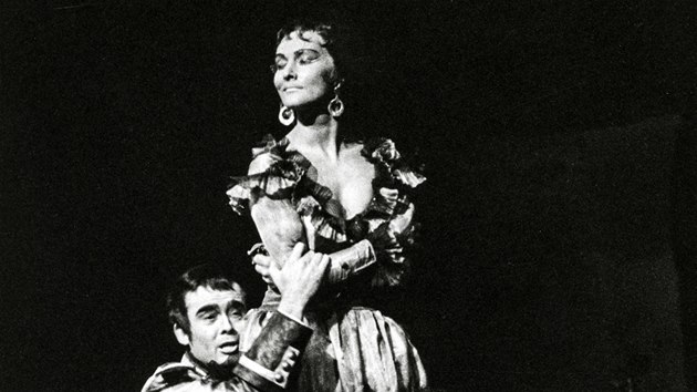 Z výstavy Soňa Červená - Tím vším jsem žila (Vítězná Carmen s Jamesem Kingem v Mnichově, 1962)