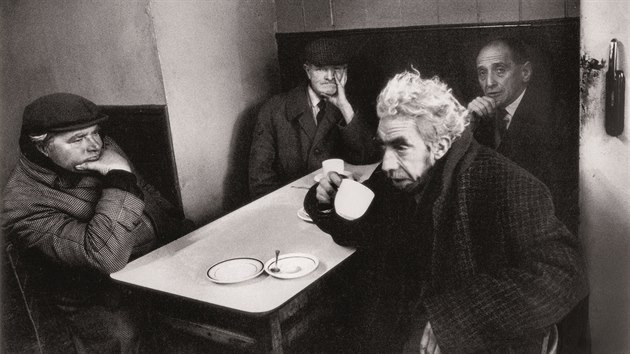Markéta Luskačová, Kavárna v parku Bethnal Green, Londýn, 1976