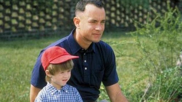 Haley Joel Osment a Tom Hanks ve filmu Forrest Gump (1994)