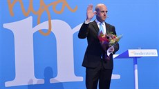 védský premiér Fredrik Reinfeldt uznal volební poráku a ohlásil, e podá...