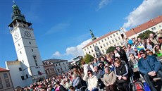 Vyškovské náměstí se zaplnilo při návštěvě prezidenta Miloše Zemana. Vyškovské náměstí se zaplnilo při návštěvě prezidenta Miloše Zemana.