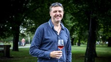 Vysokoškolský pedagog Alexandr Burda je propagátorem slezské kuchyně. Vysokoškolský pedagog Alexandr Burda je propagátorem slezské kuchyně.