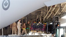 První munici do Iráku pepravil z Pardubic kanadský letoun loni v záí.
