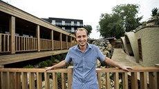 Svou saunu si chtěl Vlastislav Novotný otevřít už v sedmnácti. Nyní má po... Svou saunu si chtěl Vlastislav Novotný otevřít už v sedmnácti. Nyní má po...