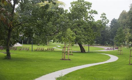 Zlínská radnice nedávno zrekonstruovala Park Komenského.