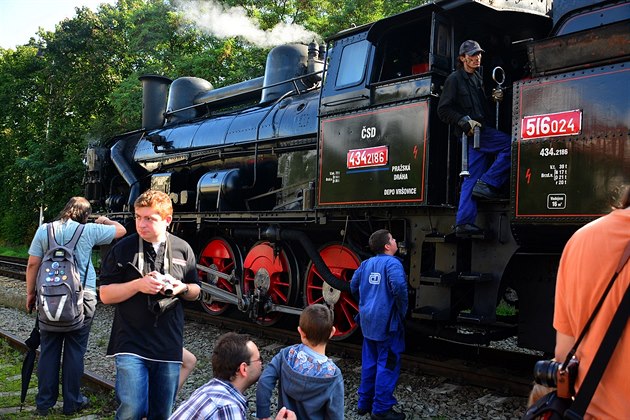 Místo události: Nádraí Praha - Branik 
Centrum oslavy praského Dne eleznice je u tradin nádraí Praha-Branik. Pipravený byl bohatý program pro malé i velké. Den eleznice pipomíná 27. záí 1825, kdy byl zahájen provoz parní lokomotivou Georga Ste