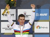 Michal Kwiatkowski slav triumf na svtovm ampiontu v silnin cyklistice.