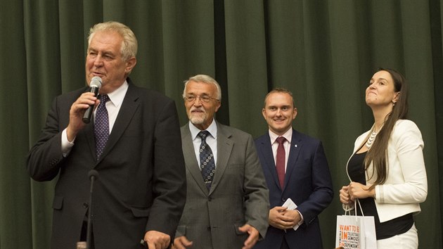 Prezident Milo Zeman na setkn se studenty Univerzity Tome Bati ve Zln (22. z 2014).