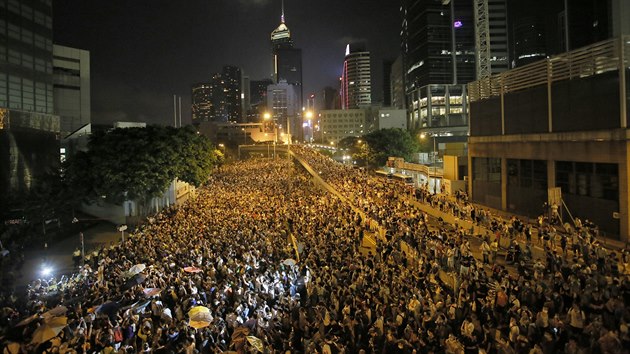 Tisce demonstrant v Hongkongu v pondl pokrauj v protestech za demokratick volby  (29. z 2014)
