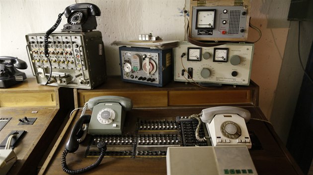V historickm bunkru nechyb ani historick telefonn stedna.