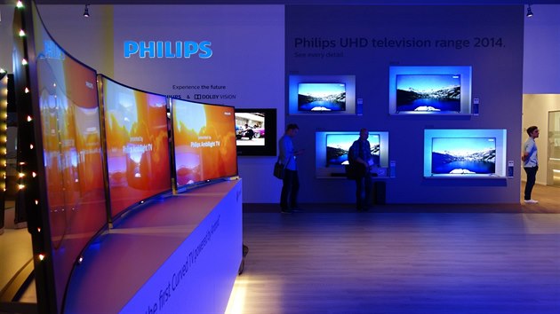 Prohnut televizor m i Philips, na rozdl od Samsungu a LG mu nepisuzuje revolun posln. Vyrobil ho proto, aby ukzal, e to um tak a prodv jej jako designovou volbu. Kvalita m bt shodn s rovnou vlajkovou lod znaky.