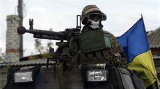Ukrajinské jednotky nedaleko města Debalceve (22. září 2014) Ukrajinské jednotky nedaleko města Debalceve (22. září 2014)