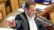 Poslanec KSČM Zdeněk Ondráček při jednání sněmovny (25. září 2014) Poslanec KSČM Zdeněk Ondráček při jednání sněmovny (25. září 2014)