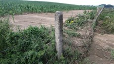 Nánosy bahna měl na svém pozemku například majitel místního zahradnictví. „Po... Nánosy bahna měl na svém pozemku například majitel místního zahradnictví. „Po...