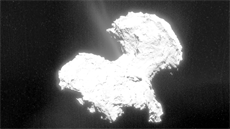 Kolá z rzných snímk poízených sondou Rosetta bhem sestupu a po prvním skoku modulu Philae na komet urjumov-Gerasimenko.