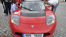 Tesla Roadster na jihlavském Masarykov námstí.