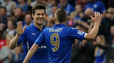 JE TAM. David Nugent slaví promnnou penaltu Leicesteru. 