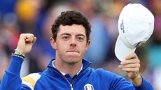 Rory McIlroy právě zařídil Evropanům další bod v Ryder Cupu. Rory McIlroy právě zařídil Evropanům další bod v Ryder Cupu.