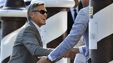 George Clooney pi píjezdu do italských Benátek.