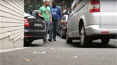 Policie zasahuje v domě Ivo Rittiga na pražských Vinohradech. (26. 9. 2014) Policie zasahuje v domě Ivo Rittiga na pražských Vinohradech. (26. 9. 2014)
