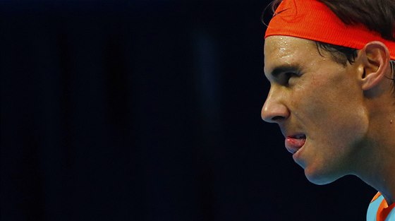 NCO TOMU JET CHYBÍ. Rafael Nadal na turnaji v Pekingu pi svém návratu po