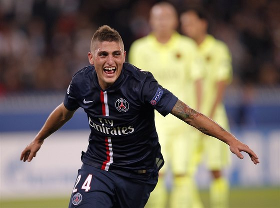 A JE TAM! Záloník Marco Verratti z Paris St. Germain oslavuje gól, který...