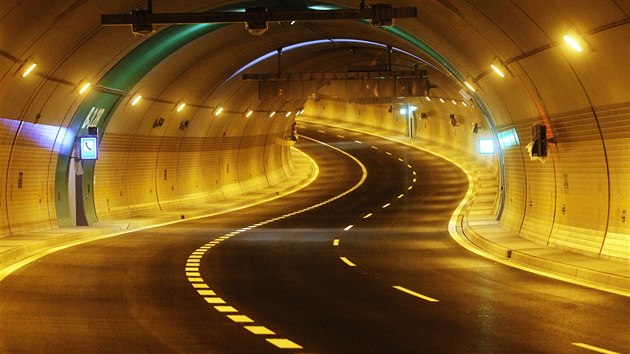 Metrostav dokonil stavebn prce na tunelovm komplexu Blanka. Vstavba pila...