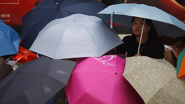 Hlavnm znakem nespokojench obyvatel se staly rozeven detnky, kter protesty v Hongkongu pektily na "Detnkovou revoluci" (30. z)