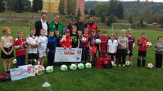 Trenér české reprezentace Pavel Vrba (v horní řadě druhý zprava) a generální... Trenér české reprezentace Pavel Vrba (v horní řadě druhý zprava) a generální...