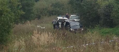 V lese u Pochvalova na Rakovnicku byly nalezeny lidské ostatky (6.10.2014)