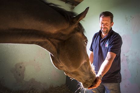 Veteriná Petr Pikryl jezdíval dostihy, ale dnes se spí vnuje vestrannosti.