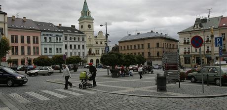 Stavební práce uzavou spodní okraj námstí a Hlubokou ulici od 15. do 28. srpna.