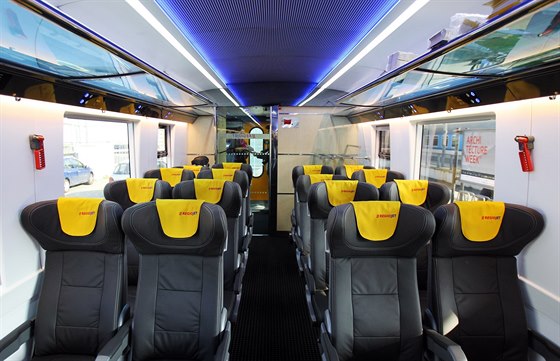 Nové vagóny Astra spolenosti RegioJet vyrobené v Rumunsku jsou vybaveny...