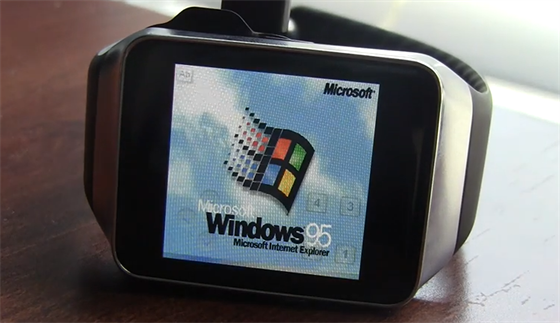 Windows 95 na hodinkách Samsung Gear Live