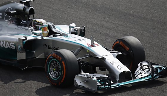 Lewis Hamilton pi tréninku na Velkou cenu Japonska.