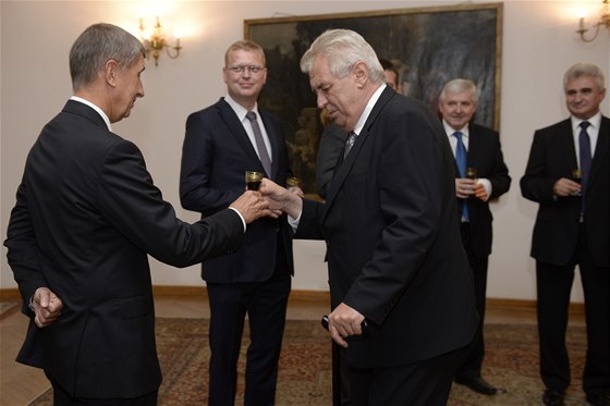 Prezident Milo Zeman slavil 2. íjna na Praském hrad s ústavními initeli