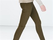 Kalhoty s 98 % bavlny a 2 % elastanu, Zara, 1 499 K