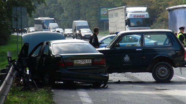 Pi dopravn nehod u obce Ptihosty byli zranni ti lid. Na mst zasahoval tak vrtulnk zchran. (3.10.2014)