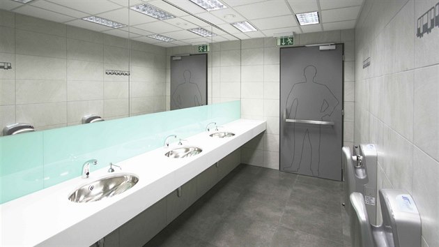 Prostor veejnch toalet ve stanici metra Mstek po rekonstrukci