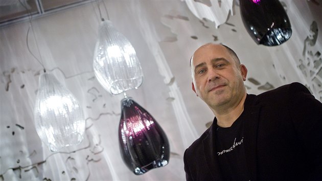 Na Designbloku lze potkat i autory, na snmku je fdesignr Preciosa Lighting Jaroslav Bejvl ml.