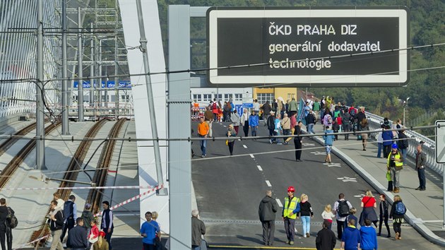 Trojsk most a tunel Blanka se pi dni otevench dve otevely veejnosti.