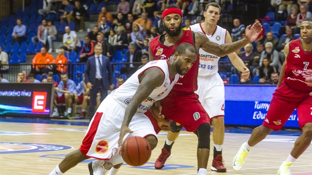 Nymbursk Darius Washington v utkn proti Krasnodaru.